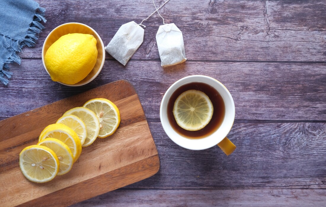 Помогает ли чай с лимоном и мёдом при простуде? Его польза