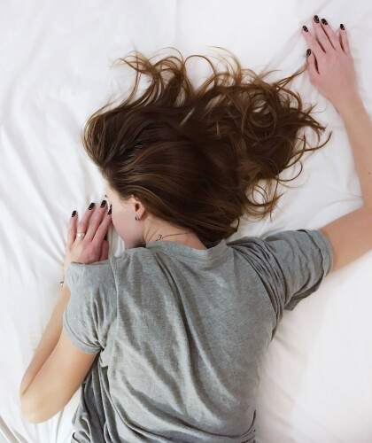 5 причин высушить волосы перед сном