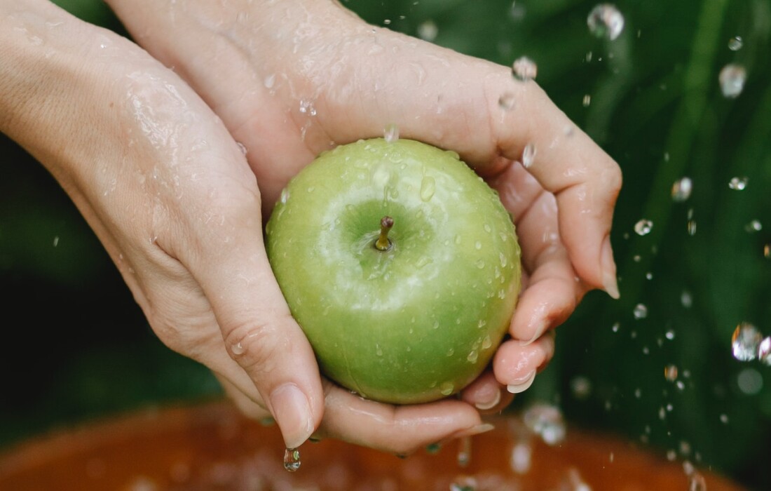 Маски для лица из яблок от морщин – ТОП-10 омолаживающих рецептов