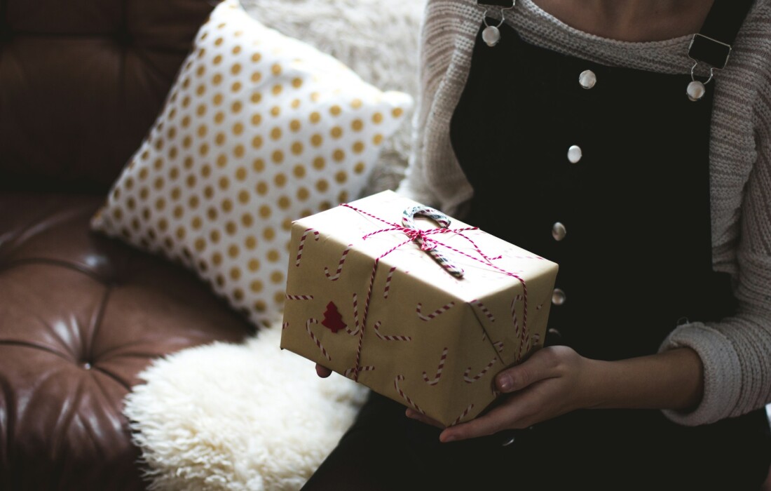 Мужчина обсыпает подарками – стоит ли насторожиться?