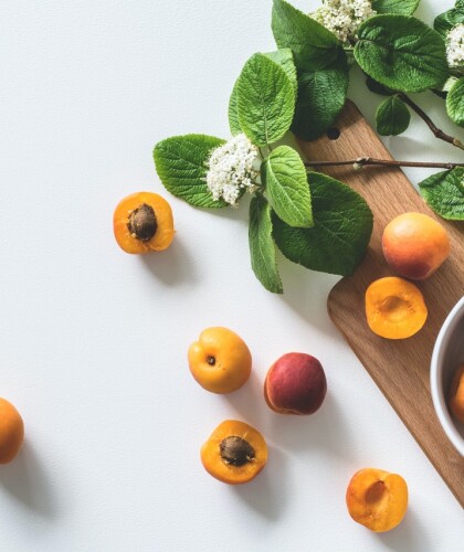 Масло абрикосовых косточек: какие свойства подтверждают его пользу