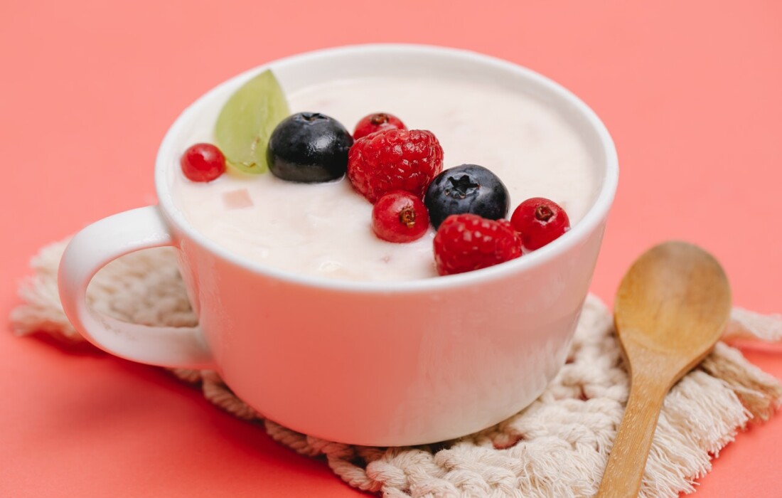 Польза и вред йогурта для женщин и его состав