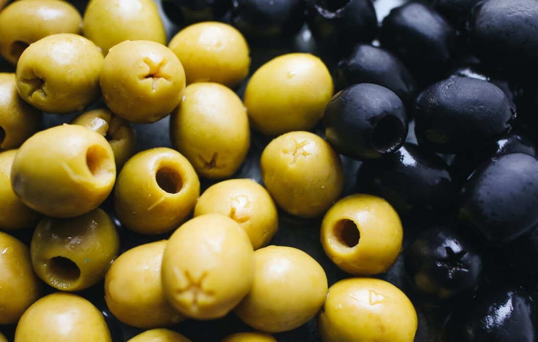 Польза и вред консервированных оливок и маслин для организма