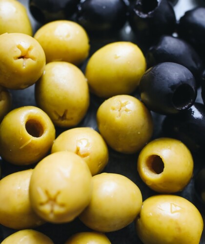 Польза и вред консервированных оливок и маслин для организма