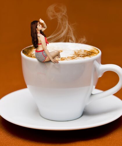 девушка в кофе
