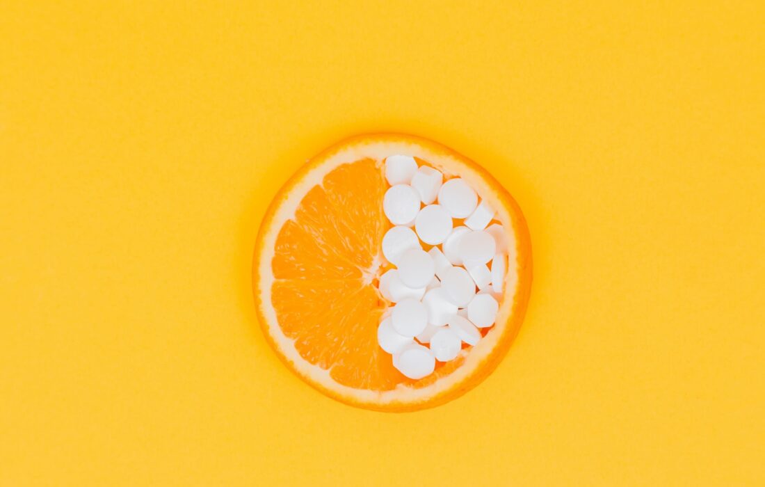 апельсин и таблетки