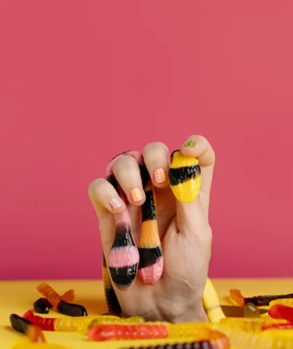 ногти и желейные конфеты